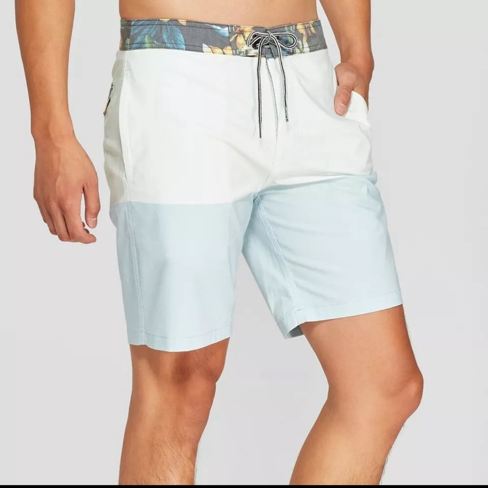 Goodfellow & Co Men's Striped 8.5" Mint Green Jones Board Shorts - Size 36